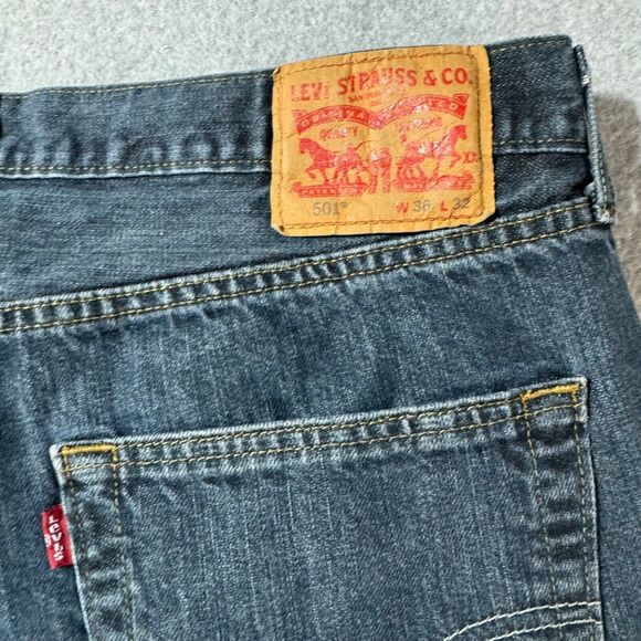 Levis Jeans Mens 36x32 Blue 501 Straight Button Fly American Dark Wash Denim - Picture 13 of 13